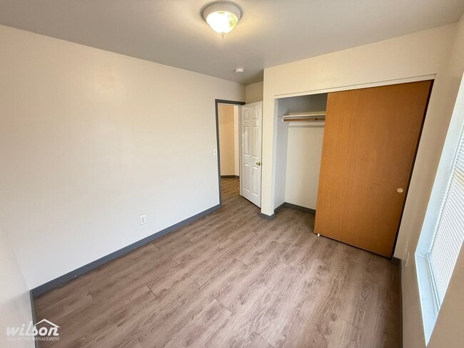Building Photo - Modern Townhouse Living – 3 Beds, 2.5 Bath...