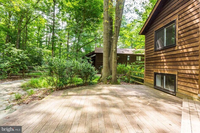 Building Photo - 10373 Currycomb Ct