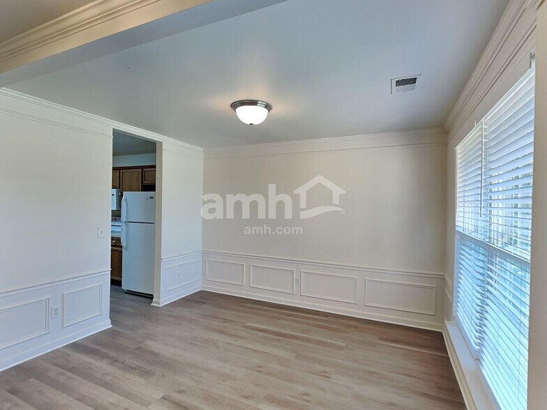 Building Photo - 710 Bob White Ct