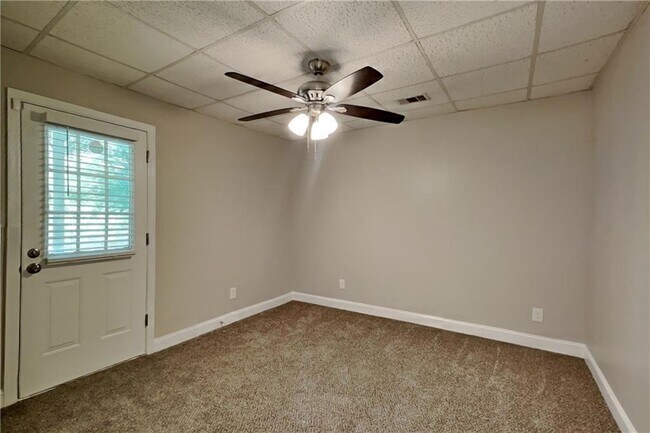 Building Photo - 3820 Pheasant Run Trce