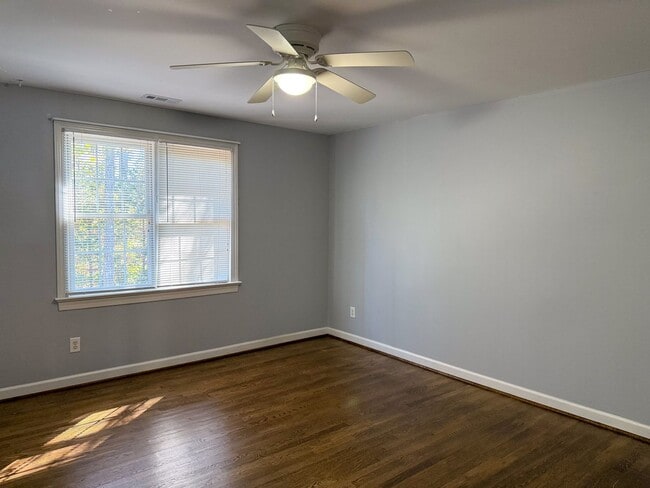 Building Photo - Gorgeous 4-Bedroom Home on a Cul-de-Sac wi...