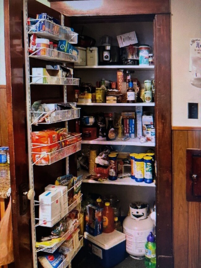 Building Photo - 3224 Taft Ave