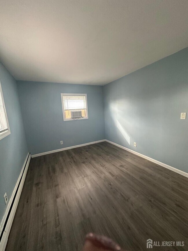 Building Photo - 19 Baldwin Rd