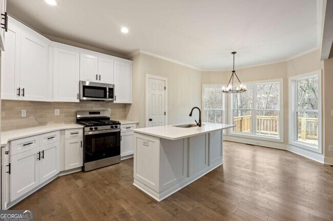 Building Photo - 370 Ansley Dr