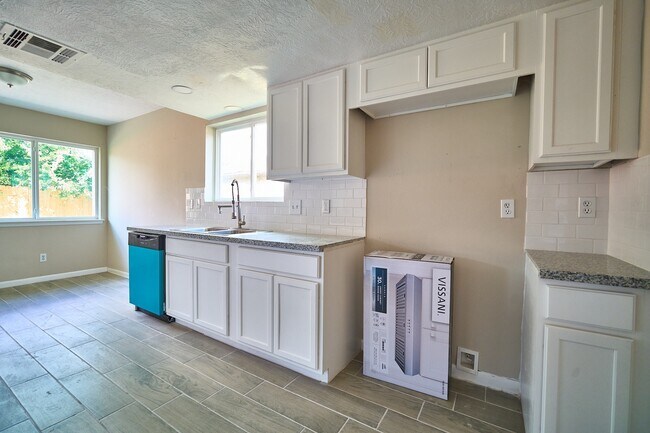 Building Photo - 7214 Westbranch Dr