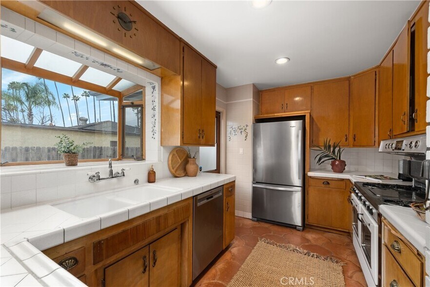 Building Photo - 740 Figueroa Dr