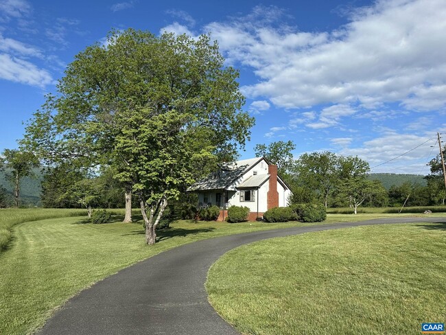 Building Photo - 119 Tanbark Dr