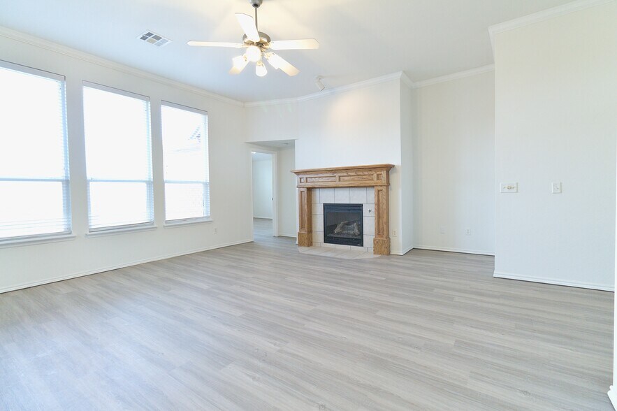 Building Photo - 2417 Arbor Dr