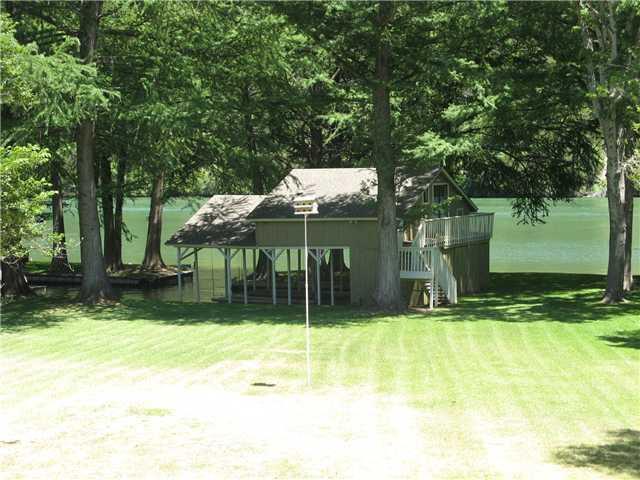 Building Photo - 2001 Manana St