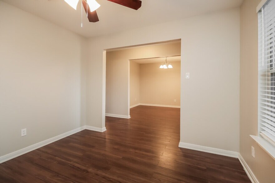 Building Photo - 5016 Asia Ln