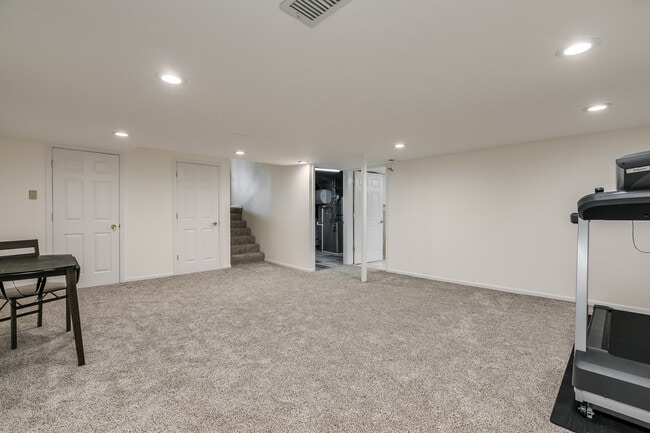 Building Photo - 8606 Lillibet Terrace