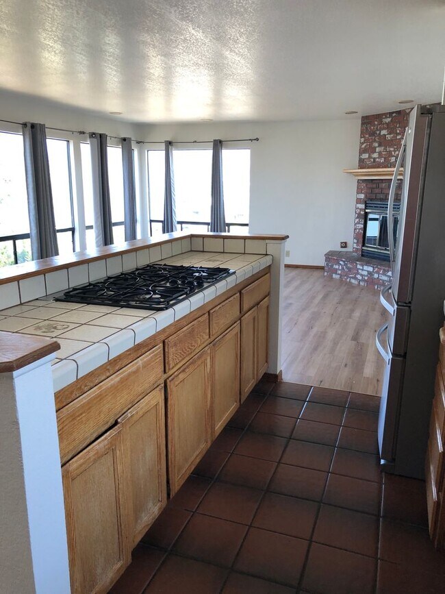 Building Photo - Three Bedroom, three bath house house with views in Los Osos