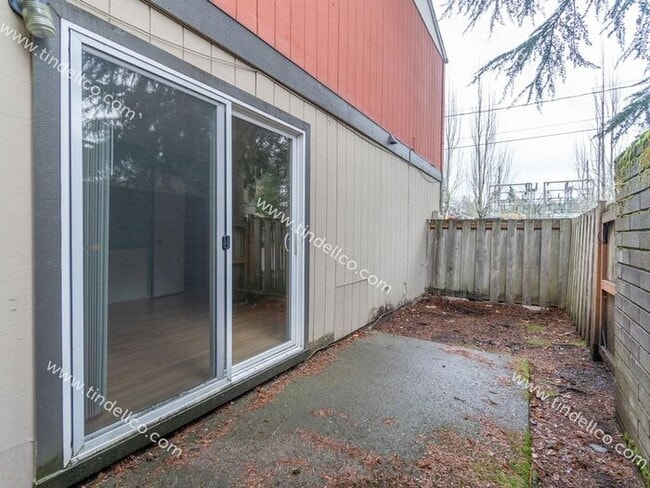 Building Photo - Charming Townhouse Style Home in Multnomah...
