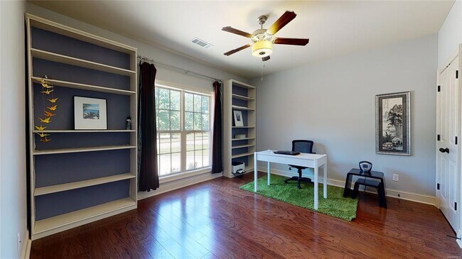 Building Photo - 9131 Thetford Way