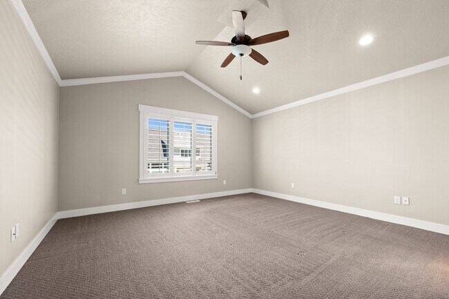 Building Photo - 771 Newfield Dr