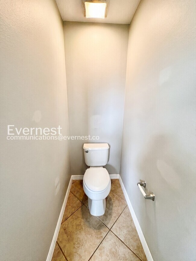 Building Photo - 4 Bed, 3 Bath Home with Garage / Pet-Friendly / Vouchers Accepted / Available Now!