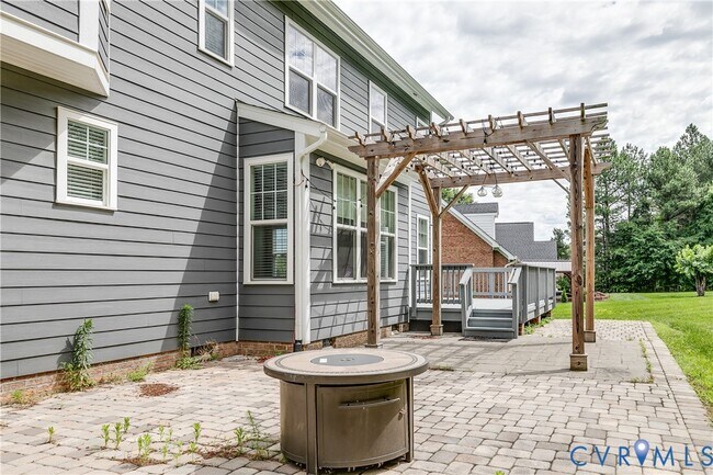 Building Photo - 1701 Anchor Landing Dr