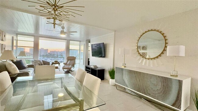 Building Photo - 7400 Sun Island Dr S