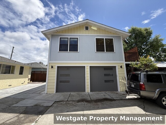 Building Photo - 220 Payran St