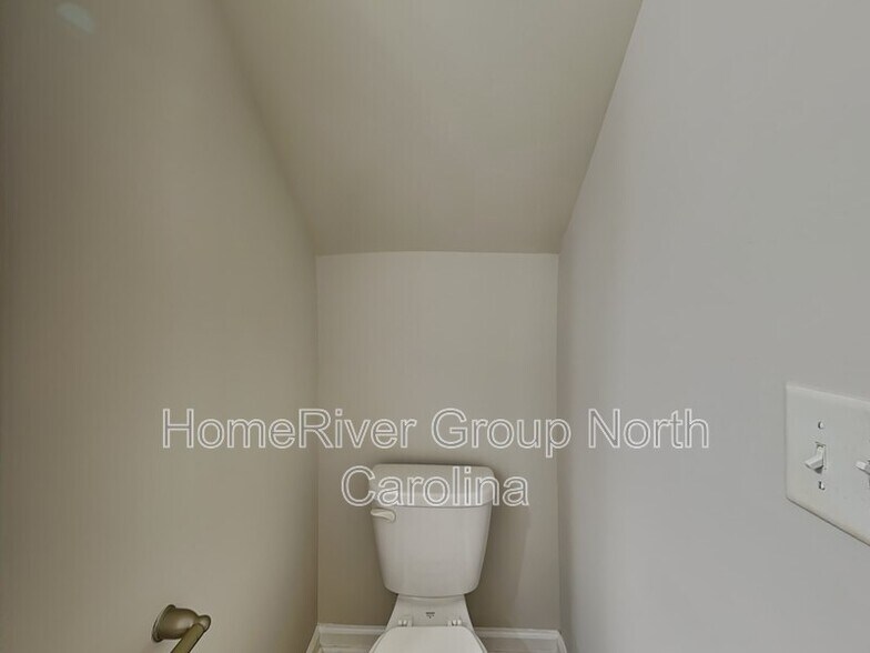 Building Photo - 509 Brier Crossings Loop
