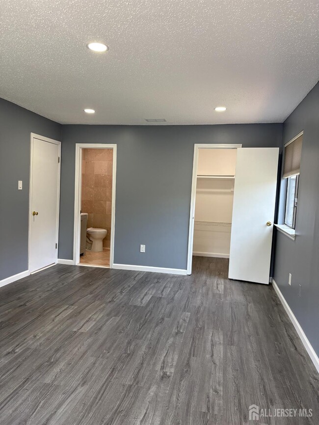 Building Photo - 1209 Edison Glen Terrace