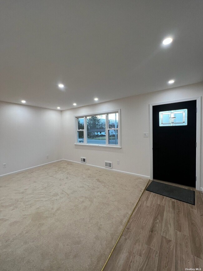 801 Ave 801 Ave Islip Terrace NY 11752