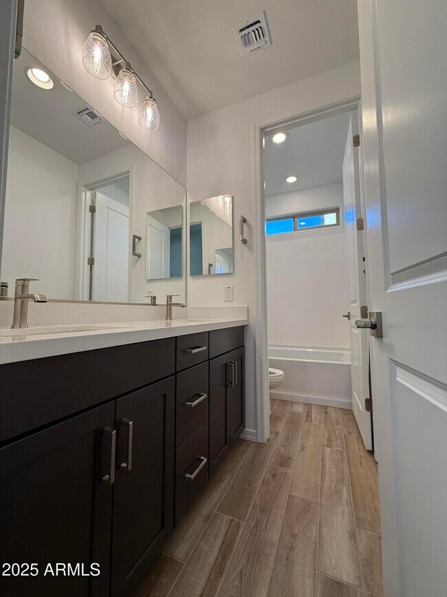 Building Photo - 10155 W Columbus Ave