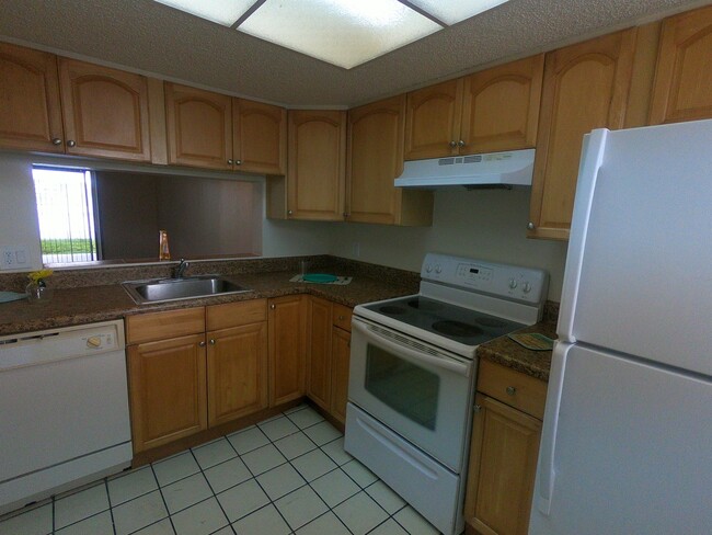 Building Photo - 5200 NW 31st Ave