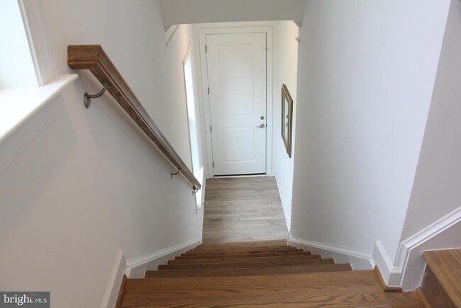 Building Photo - 4975 Longmire Wy