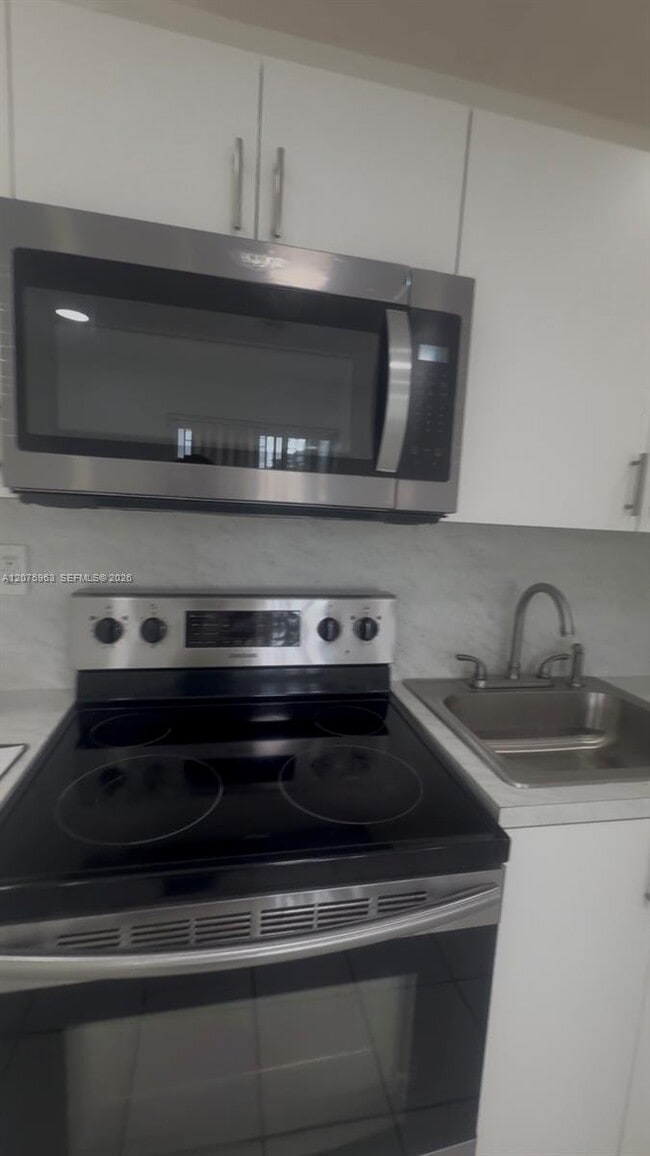 Building Photo - 3821 SW 89th Ct