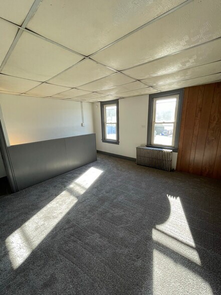 Building Photo - 1350 Mt Rose Ave