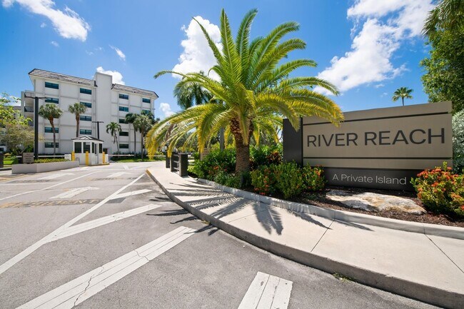 Building Photo - 1201 River Reach Dr