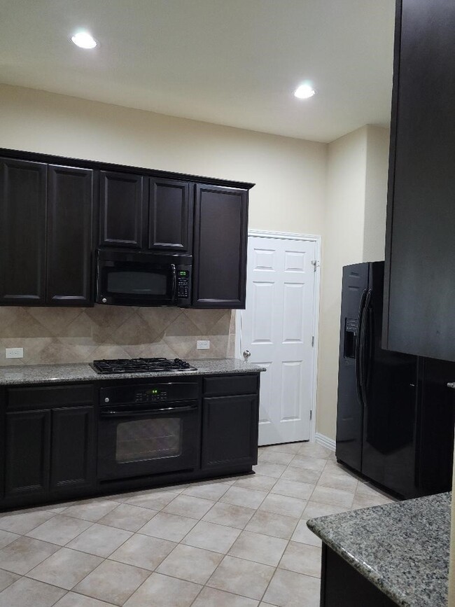 Building Photo - 4822 Emerald Bay Cir