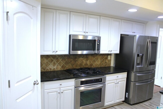 Building Photo - 2352 Arbor Glen