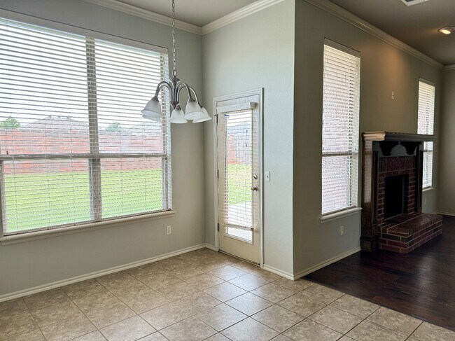 Building Photo - 15705 Creek Heights Dr