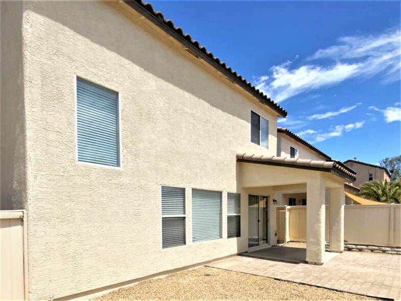 Building Photo - 864 Blue Rosalie Pl