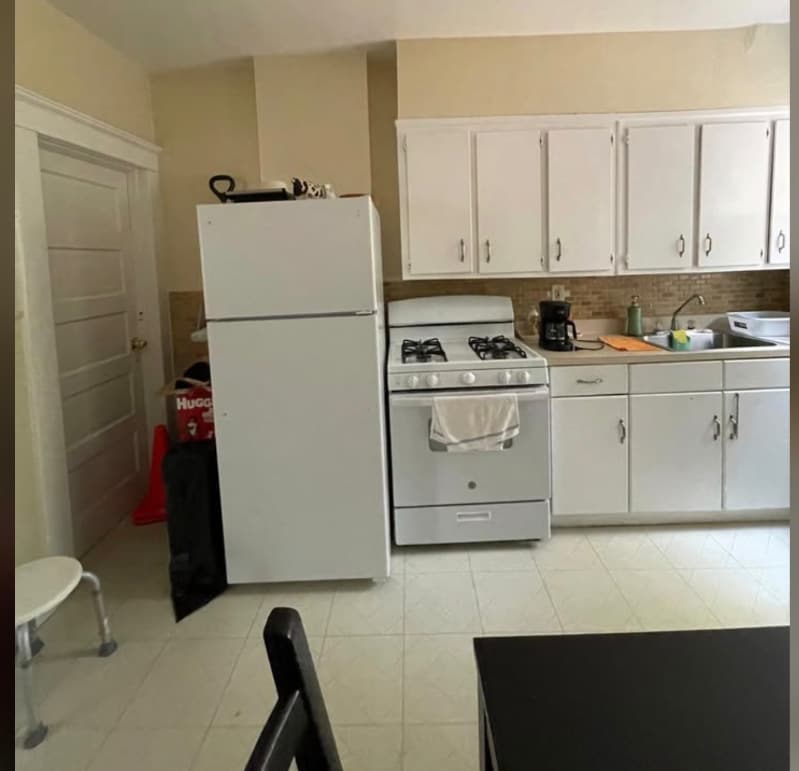 Building Photo - 275 S Main St