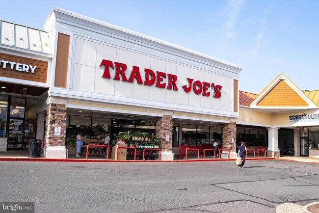 Building Photo - 9207 Hunting Pines Pl