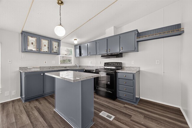 Building Photo - 20306 Mountain Dale Dr