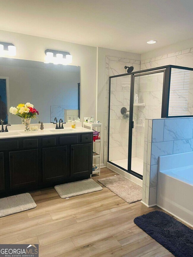 Building Photo - 3370 Westgate Park Dr