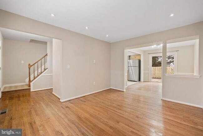 Building Photo - 1 Esmond Ct