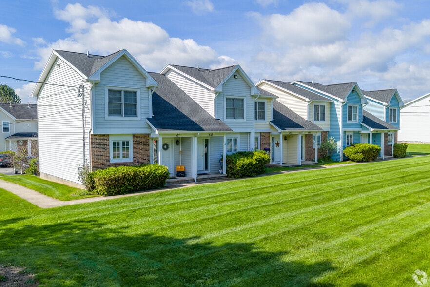 Building Photo - North Road Townhomes