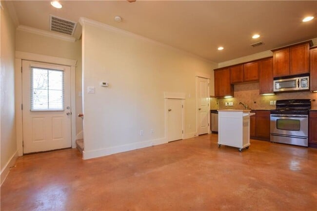 Building Photo - 5405 Avenue H