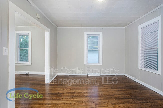 Building Photo - 243 Michigan St NW