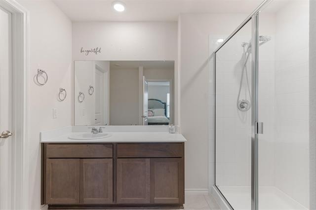 Building Photo - 936 English Dr
