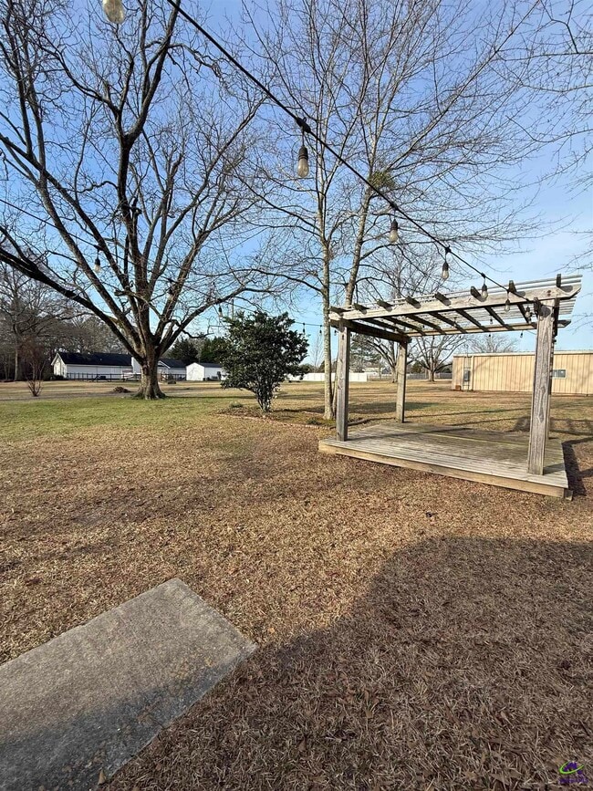 Building Photo - 5035 Housers Mill Rd