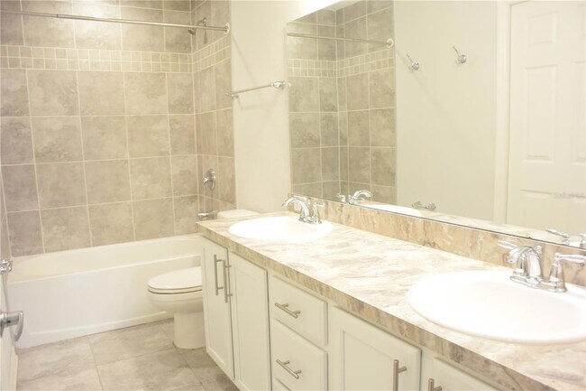 Building Photo - 1213 Grantham Dr