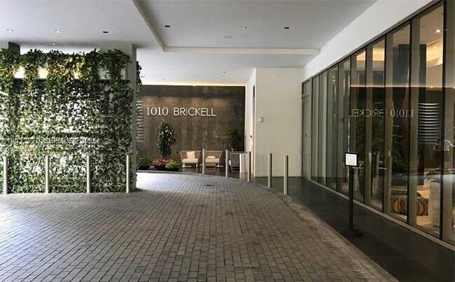 Building Photo - 1010 Brickell Ave