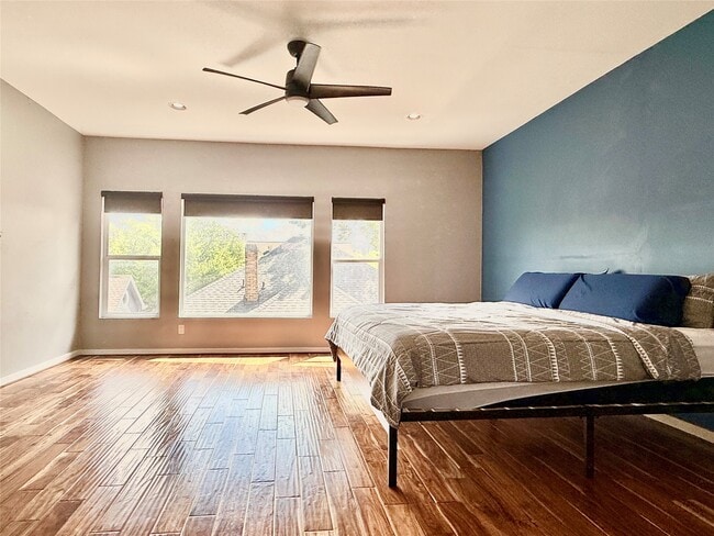 Building Photo - 608 W Drew St