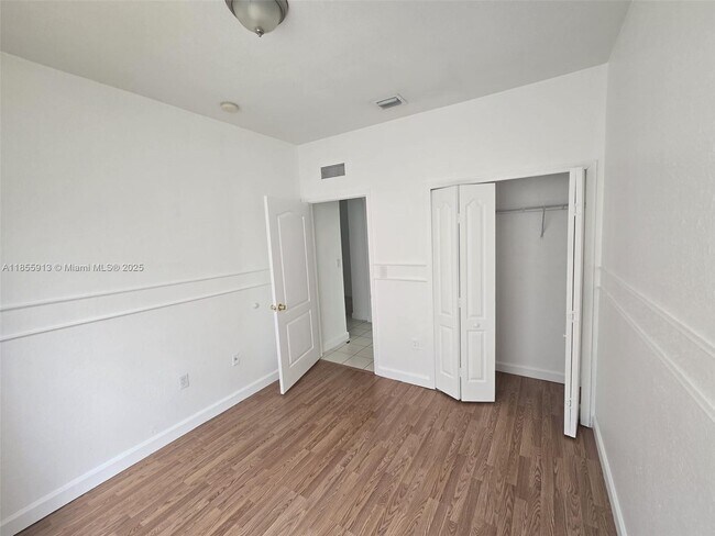 Building Photo - 1663 SE 27th Dr